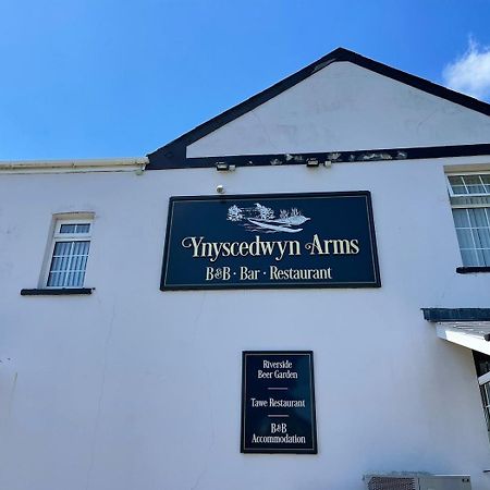 Hotel Ynyscedwyn Arms à Ystradgynlais Extérieur photo